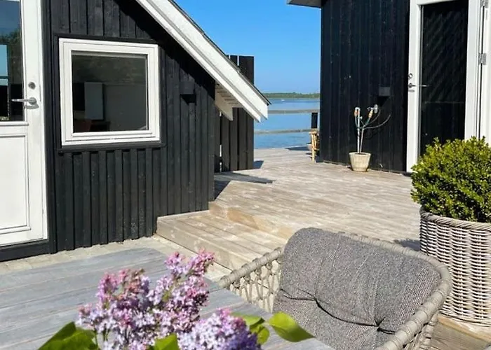 Hébergement de vacances Secluded House With View Over Kertinge Nor *