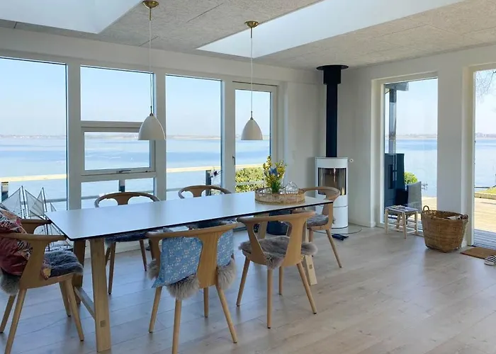 Secluded House With View Over Kertinge Nor Semesterbostad