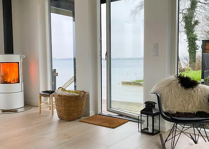 Secluded House With View Over Kertinge Nor Semesterbostad *