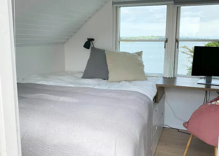 Secluded House With View Over Kertinge Nor *